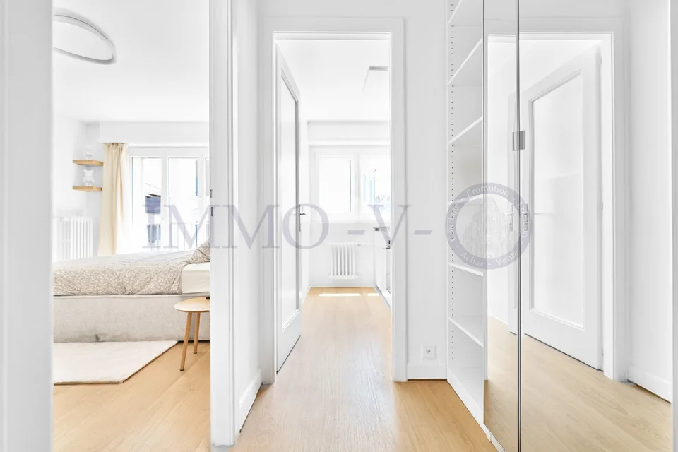 RENOVIERT UND MÖBLIERT MIT TERRASSE - IDEALE LAGE – Foto 3 von 5