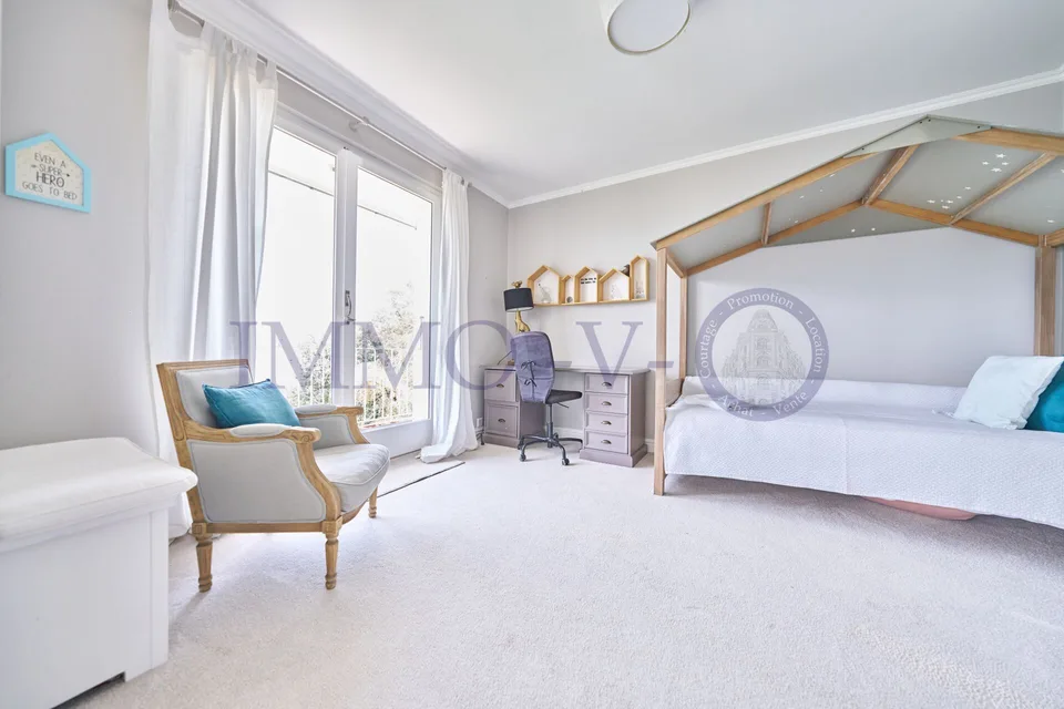 EXKLUSIV MIT POOL UND PANORAMABLICK – Foto 16 von 20