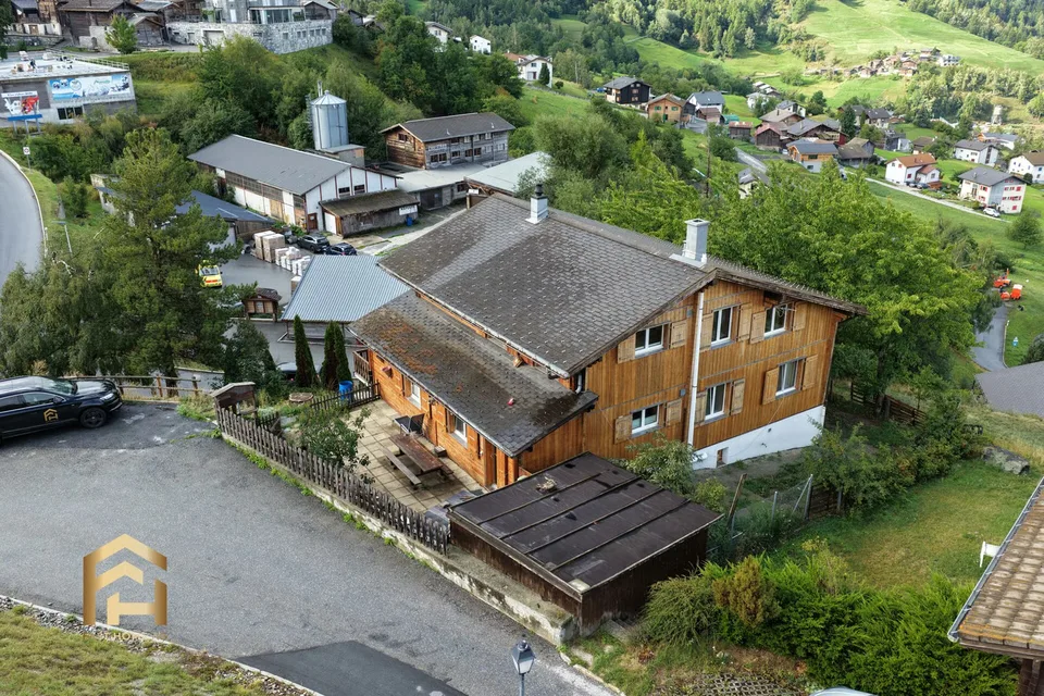 Partially renovated chalet with 4 residential units for sale in Bürchen – photo 3 of 13