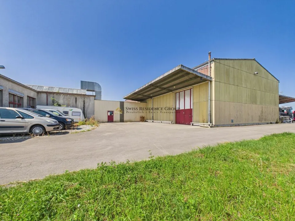 Investimento commerciale attraente con reddito da locazione e potenziale di sviluppo – foto 3 di 11