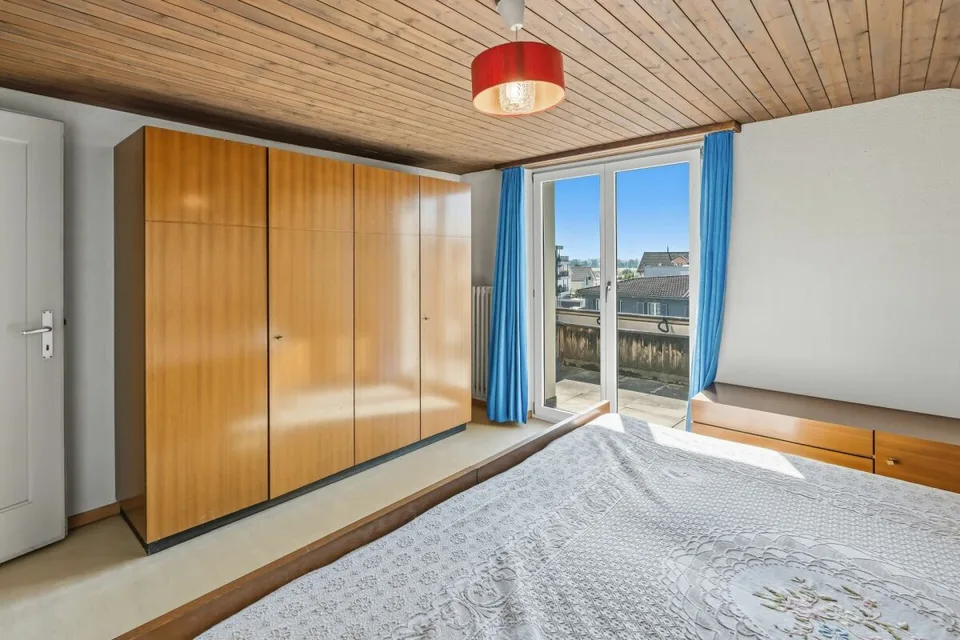 Ampia casa unifamiliare con grande potenziale in una posizione soleggiata a Rebstein – foto 10 di 13