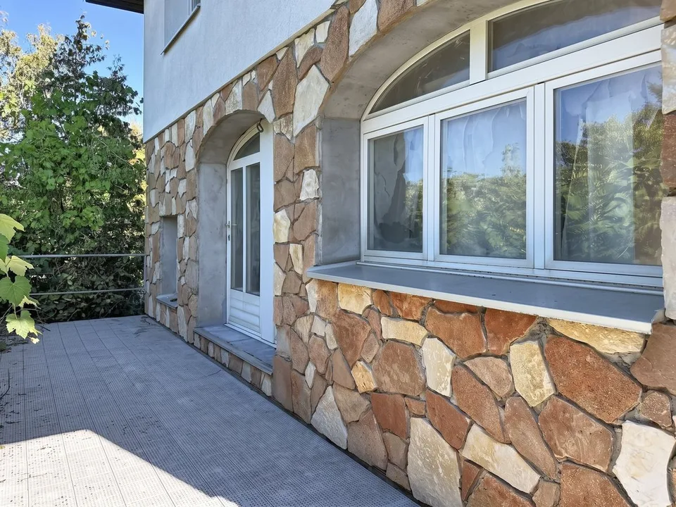 PAYERNE - sehr großes Haus komplett zu renovieren auf großem Grundstück in Wohngegend – Foto 2 von 7