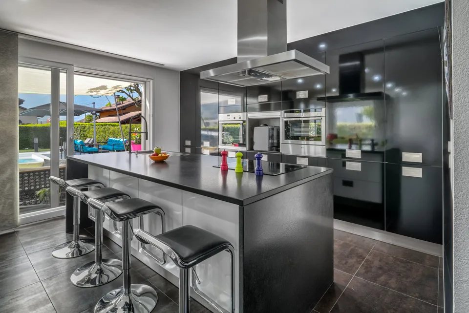 BELLISSIMA CASA INDIVIDUALE CON STUDIO INDIPENDENTE E PISCINA – foto 11 di 26