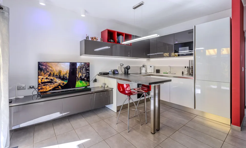 HELL 3.5 ZIMMER WIE NEU MIT GARTEN IN LUGANO – Foto 4 von 9