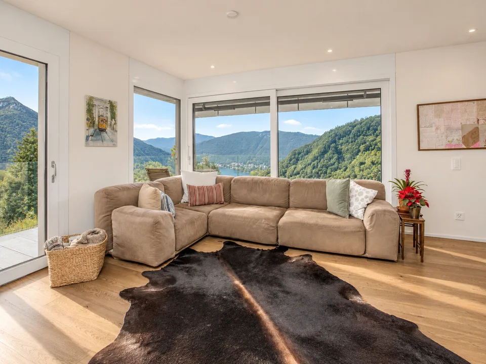 NEUES MÖBLIERTES PENTHOUSE MIT 4.5 ZIMMERN UND SEEBLICK IN ROVIO – Foto 4 von 11