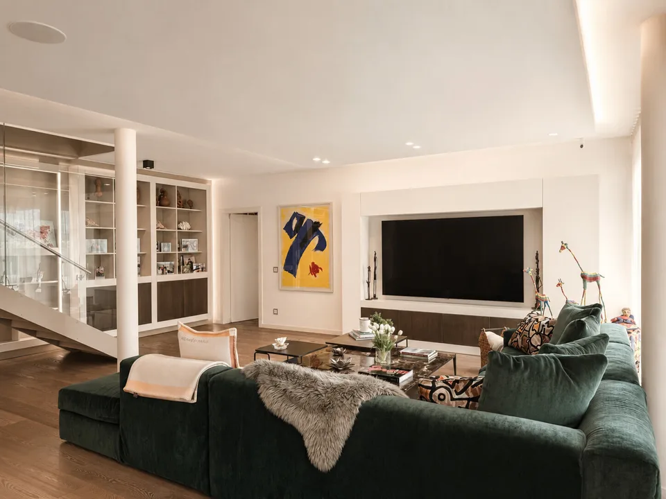 APPARTEMENT LUXUEUX DE 8,5 PIÈCES AVEC VUE SUR LE LAC À VIGANELLO – photo 6 sur 11