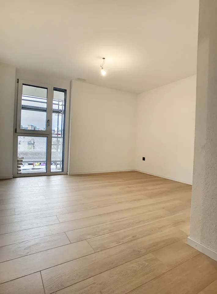 Wohnung mit Rahmen 2,5 Zimmer mit Balkon – Foto 5 von 10