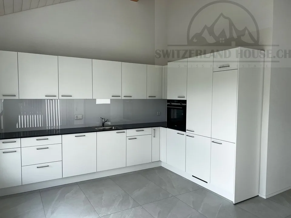 Magnifico attico 4,5 locali con carattere a Ecuvillens – foto 5 di 14