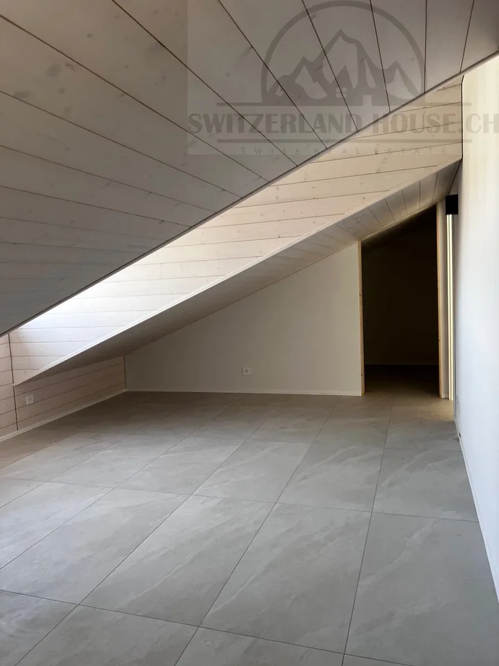 Magnifico attico 4,5 locali con carattere a Ecuvillens – foto 12 di 14