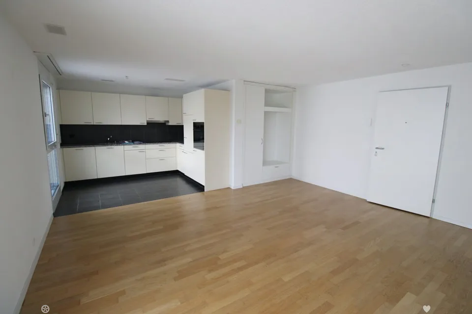 Appartamento moderno di 3,5 locali con balcone – foto 3 di 13