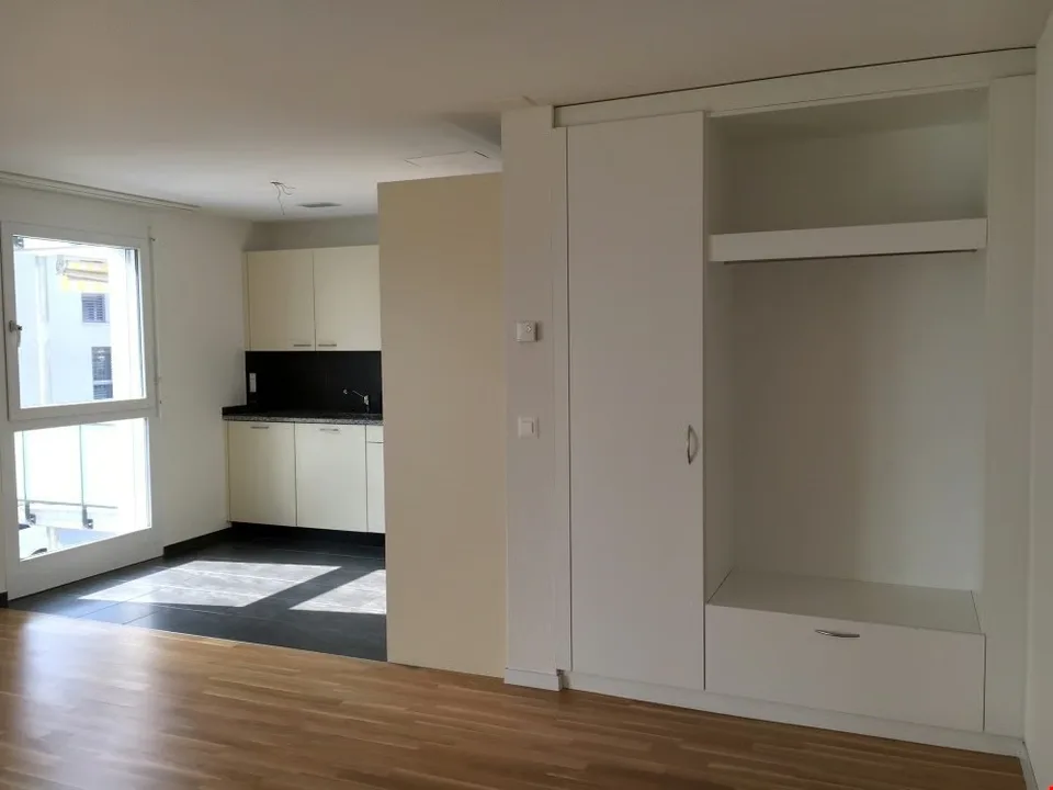 Appartamento moderno di 3,5 locali con balcone – foto 9 di 13