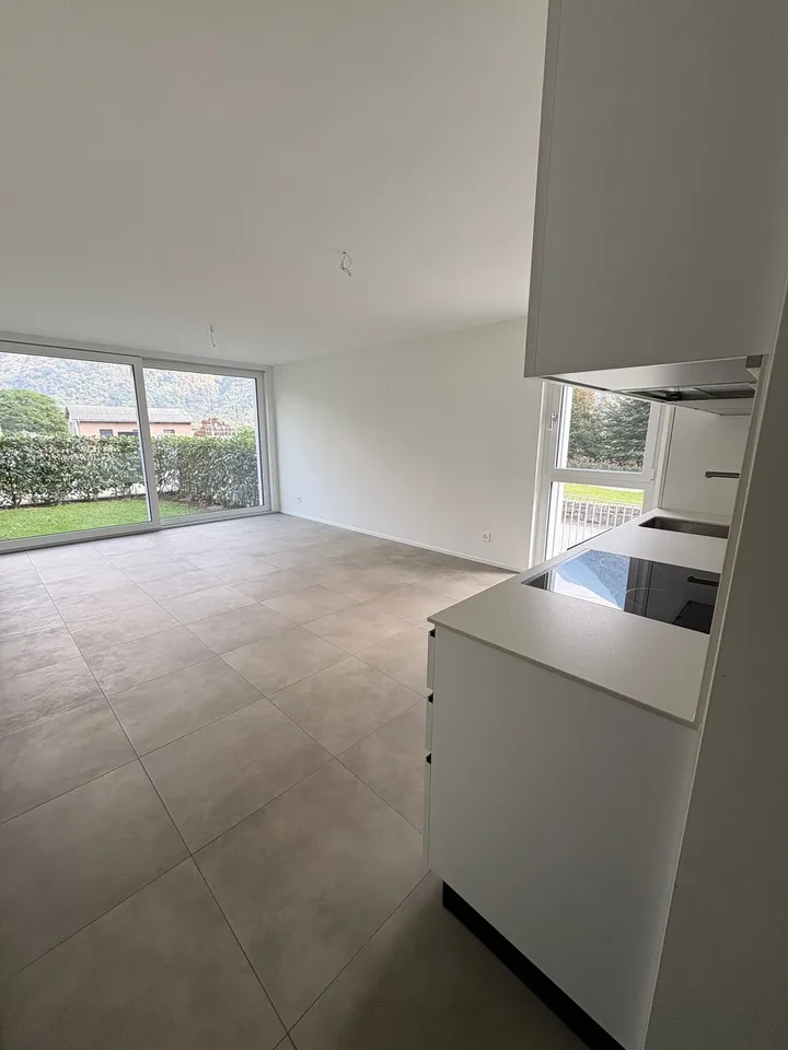2,5-Zimmer-Wohnung mit Garten zur Miete in Grono – Foto 3 von 11