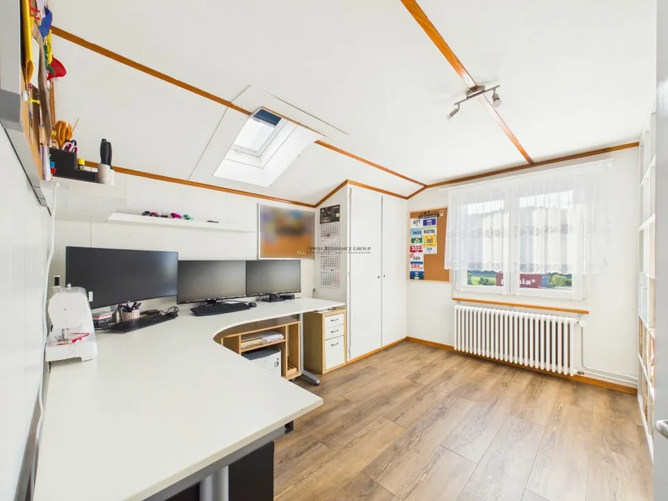 Wohnen mit Weitsicht - freistehendes Einfamilienhaus an sonniger Hanglage – Foto 12 von 13