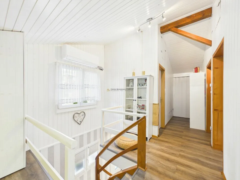 Wohnen mit Weitsicht - freistehendes Einfamilienhaus an sonniger Hanglage – Foto 11 von 13