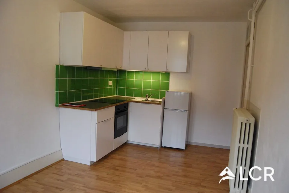 Bel palazzo di rendimento / 5 appartamenti / 2 locali – foto 5 di 9
