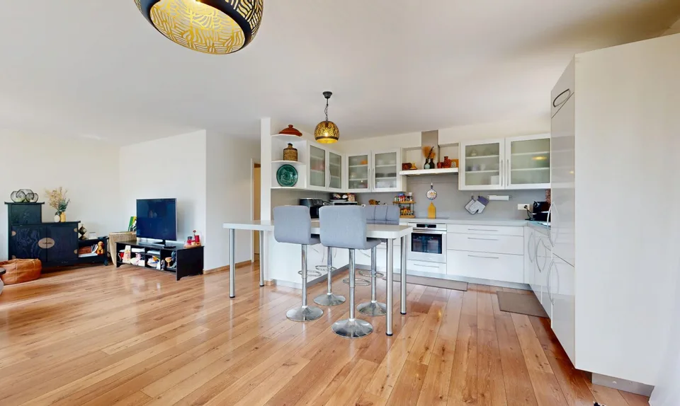 Large 4.5-room apartment with terrace in Lausanne – photo 5 of 13