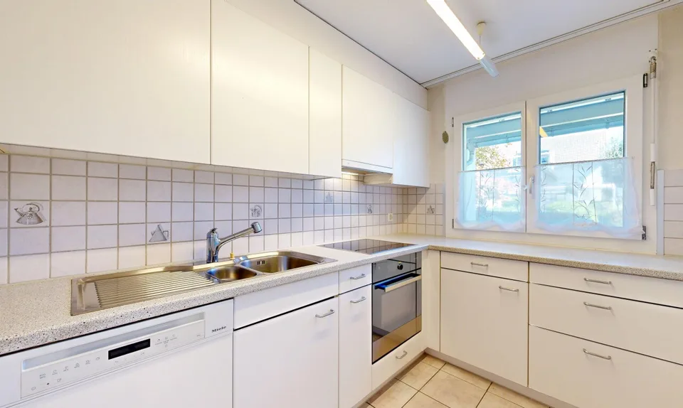 Maison de rang de 6,5 pièces bien entretenue avec 2 places de parking souterraines – photo 7 sur 11