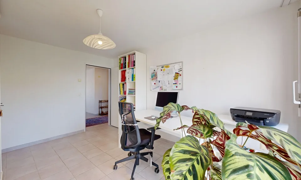 Maison de rang de 6,5 pièces bien entretenue avec 2 places de parking souterraines – photo 5 sur 11