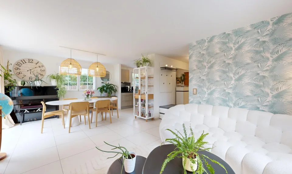 Casa familiare rinnovata con suite genitori e giardino a sud-est – foto 7 di 11