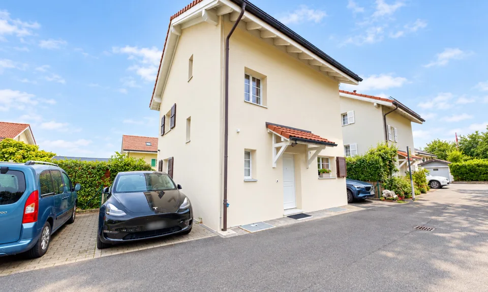 Casa familiare rinnovata con suite genitori e giardino a sud-est – foto 3 di 11