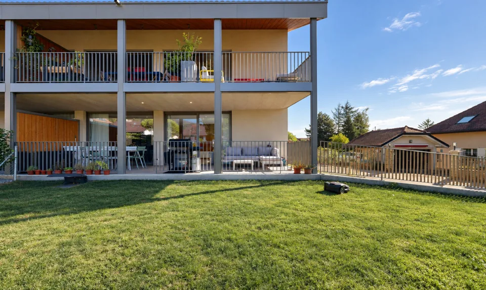 Appartement Minergie de 4.5 pièces avec grande terrasse et jardin – photo 2 sur 11