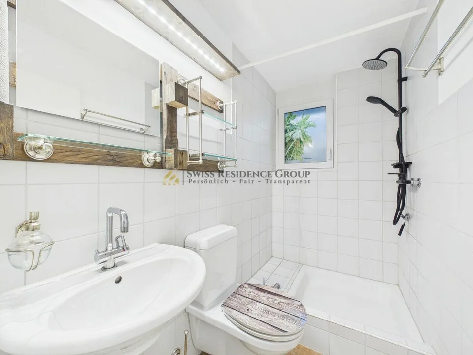 Un foyer avec du caractère - 5,5 pièces, piscine, four à pizza et une grande qualité de vie – photo 12 sur 13