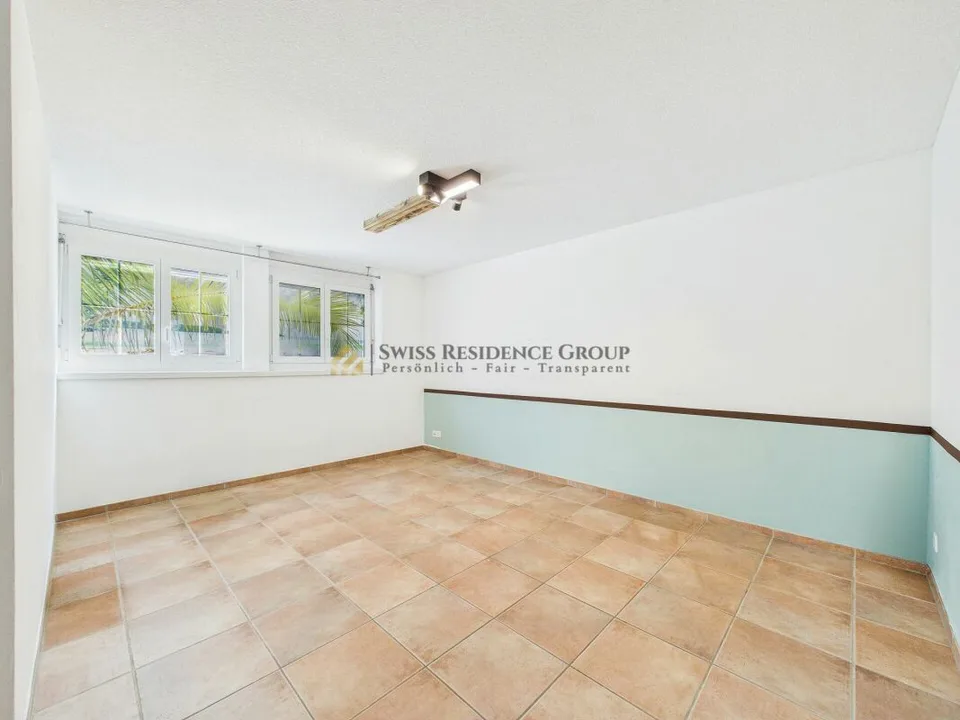 Un foyer avec du caractère - 5,5 pièces, piscine, four à pizza et une grande qualité de vie – photo 11 sur 13