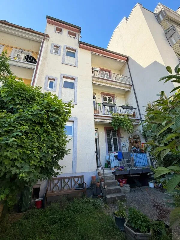 Multi-family house with 4 apartments in the popular Iselin district – photo 3 of 13