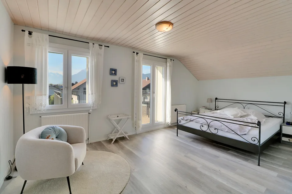 Casa unifamiliare di 6,5 locali in posizione centrale a Thun con vista sulla montagna e – foto 10 di 24