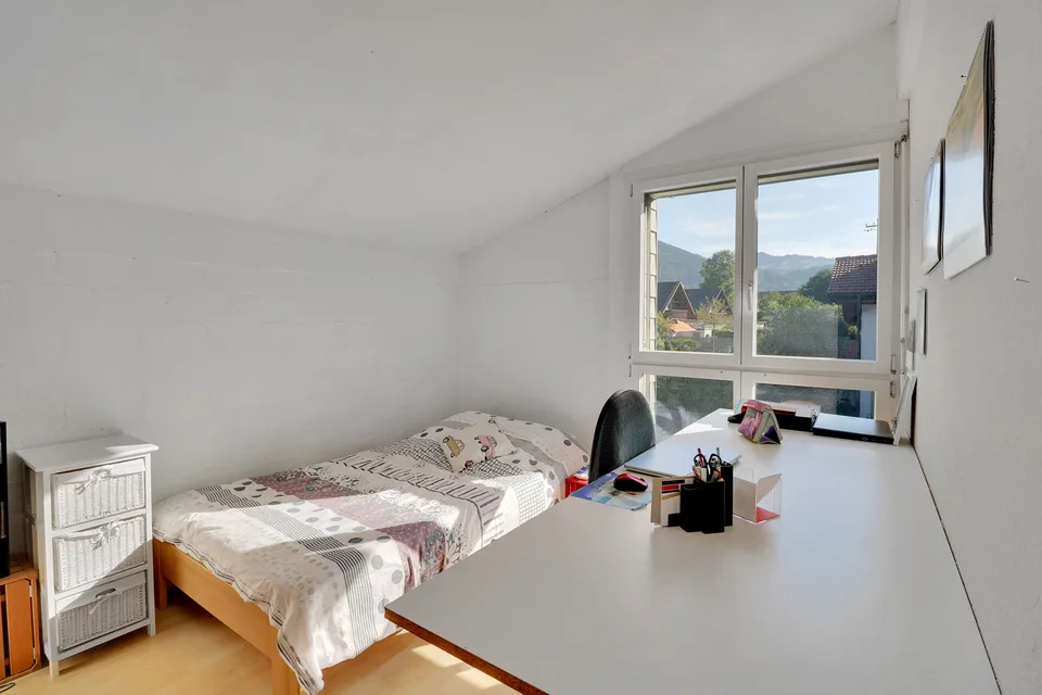 Casa unifamiliare di 6,5 locali in posizione centrale a Thun con vista sulla montagna e – foto 9 di 24