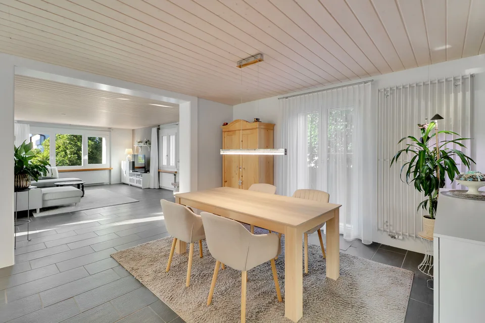 Casa unifamiliare di 6,5 locali in posizione centrale a Thun con vista sulla montagna e – foto 3 di 24