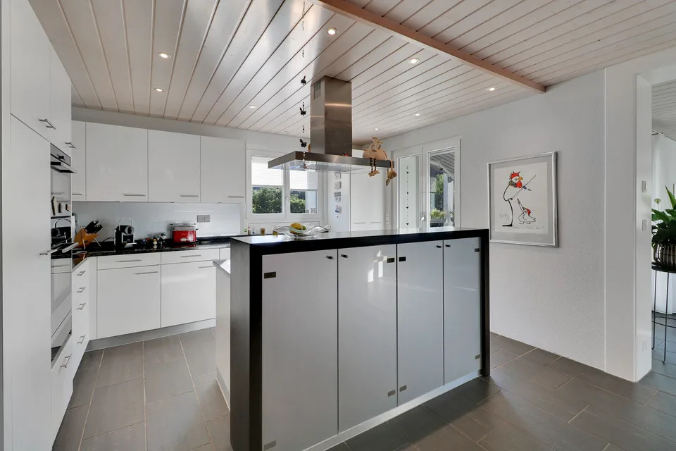 Casa unifamiliare di 6,5 locali in posizione centrale a Thun con vista sulla montagna e – foto 4 di 24