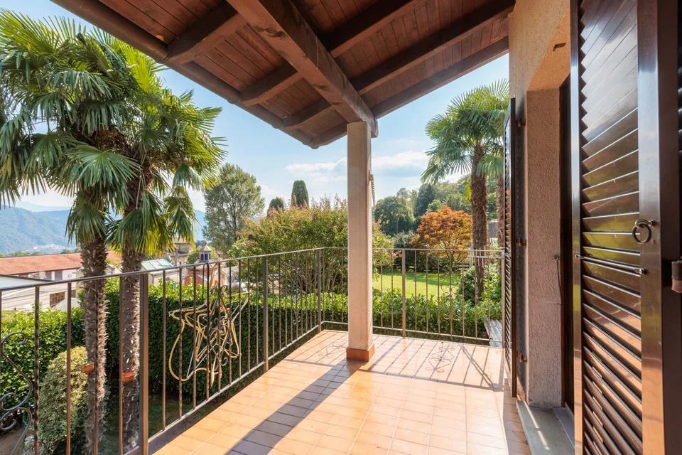 Villa mit 5,5 Zimmern und Garten, eingebettet in die Natur in Pura – Foto 9 von 9