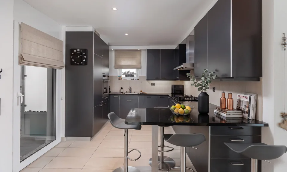 MODERNA CASA 5.5 LOCALI CON VISTA LAGO MOZZAFIATO A CAPOLAGO – foto 2 di 9