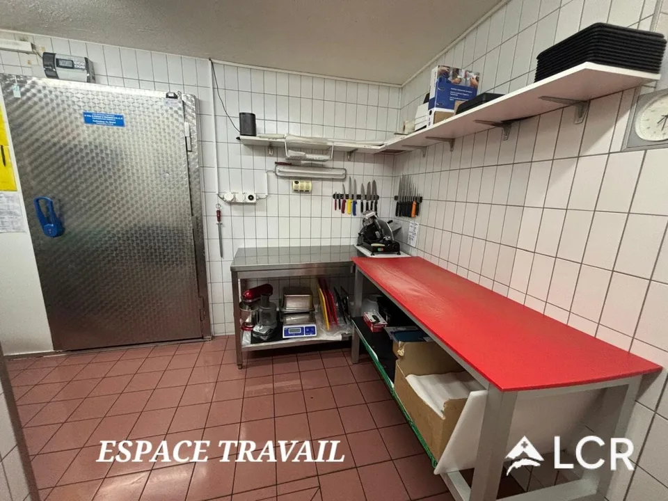 Schöner Gewerberaum in Saint-Maurice – Foto 2 von 10