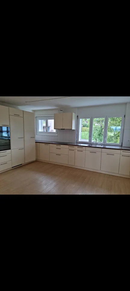 Grossräumige, helle 4.5-Zimmerwohnung – Foto 7 von 10