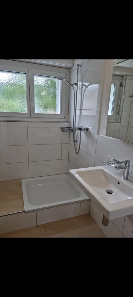 Grossräumige, helle 4.5-Zimmerwohnung – Foto 9 von 10