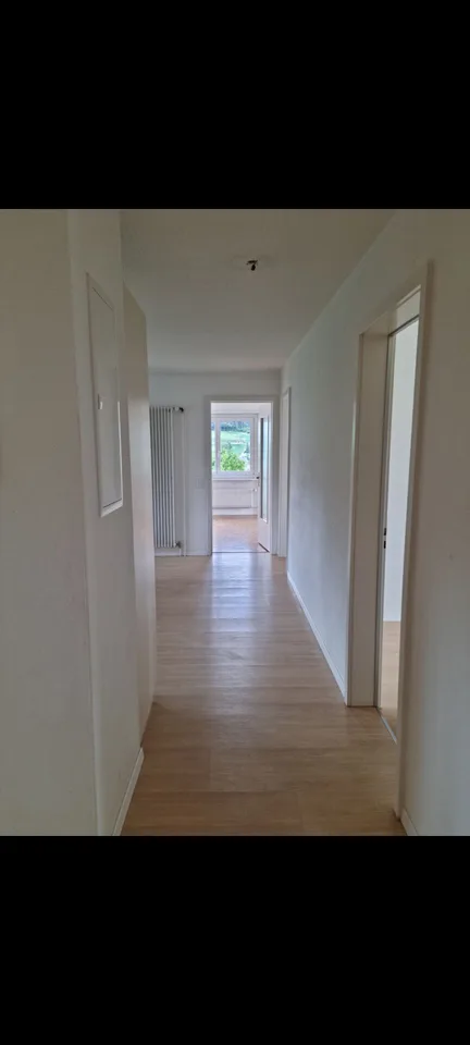 Grossräumige, helle 4.5-Zimmerwohnung – Foto 6 von 10