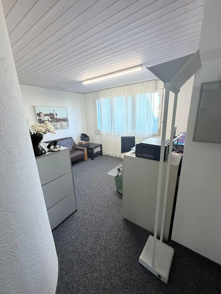 Spacious commercial premises for rent by arrangement – photo 3 of 7