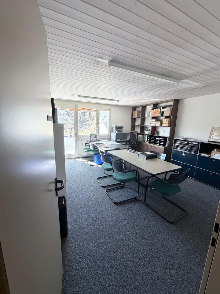 Spacious commercial premises for rent by arrangement – photo 2 of 7