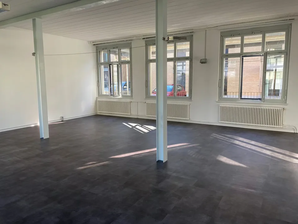 Espace commercial polyvalent à Schöftland – photo 5 sur 6