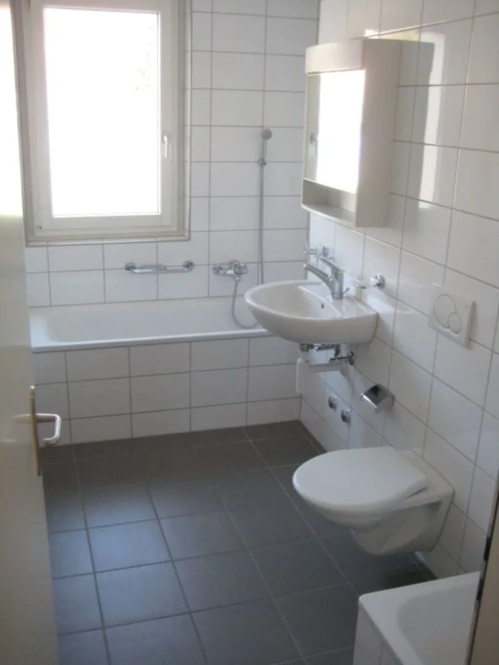 In ruhigem Wohnquartier – Foto 3 von 4