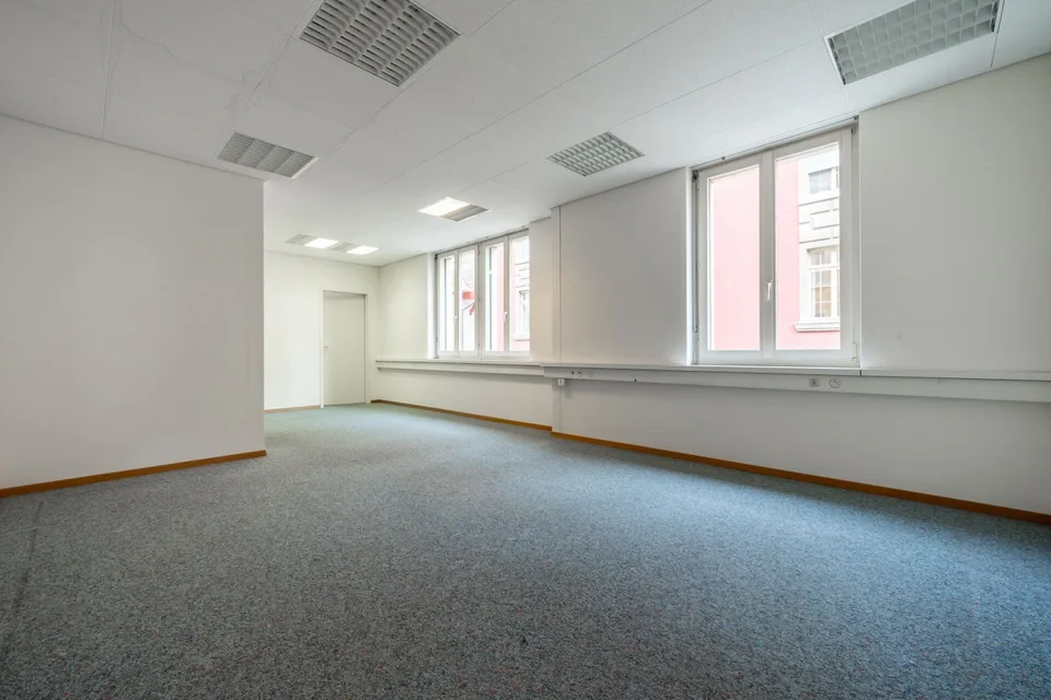 ca. 100 m2 Bürofläche in der Aarauer Altstadt – Foto 2 von 6