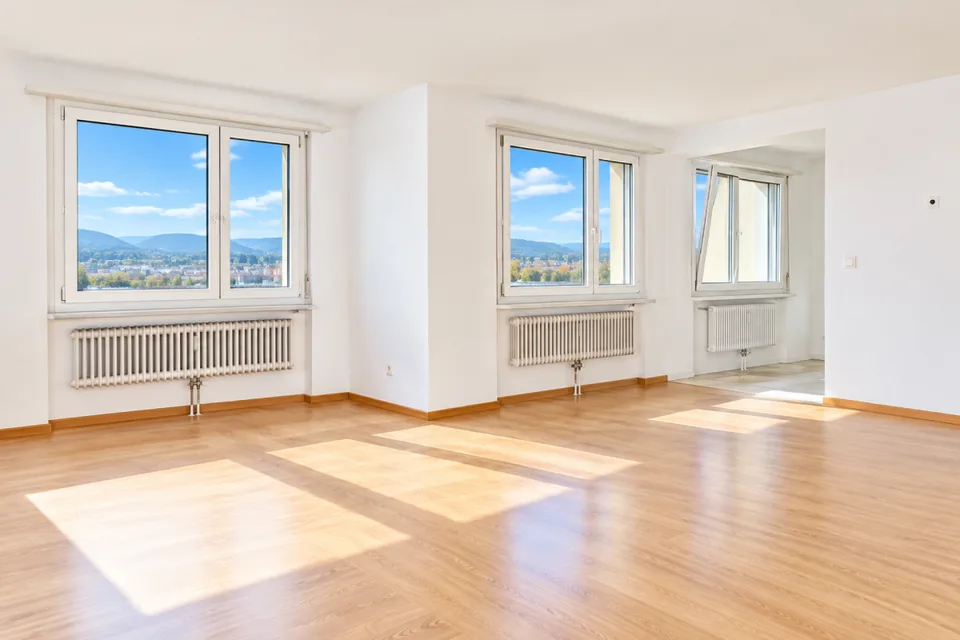 Top Sanierte 5.5 ZIMMERWOHNUNG mit grossen Spielplatz! – Foto 3 von 10