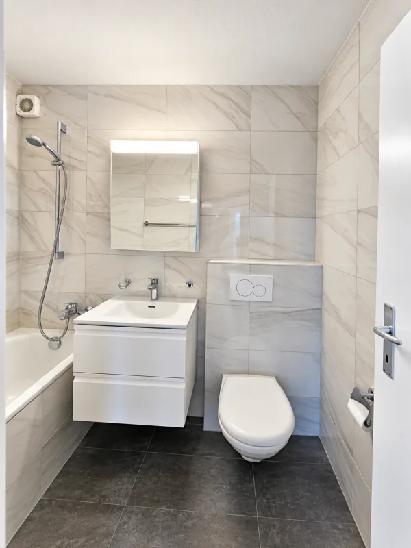 Top Sanierte 5.5 ZIMMERWOHNUNG mit grossen Spielplatz! – Foto 7 von 10