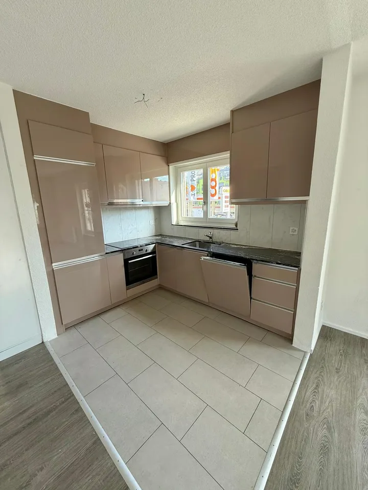 Appartamento moderno di 3 stanze a Madretsch – foto 2 di 6