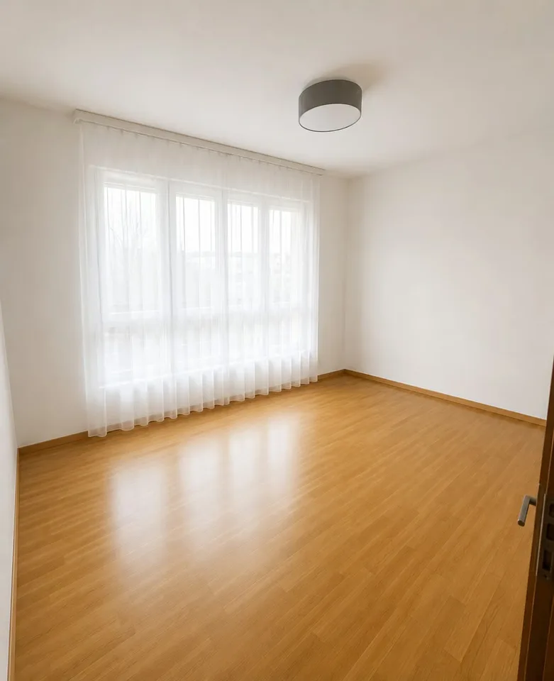 Ampio appartamento di 5,5 locali con camino e grande balcone sud – foto 2 di 13