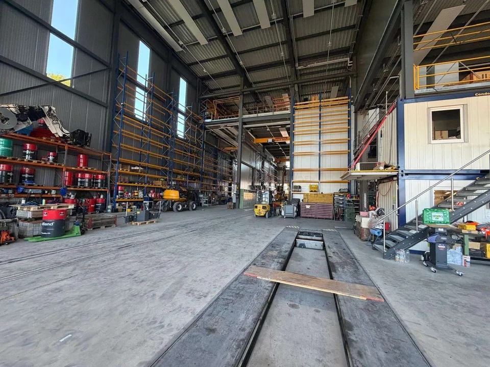 Hall de nouvelle construction avec une hauteur de 11,40 m et mezzanine – photo 5 sur 8