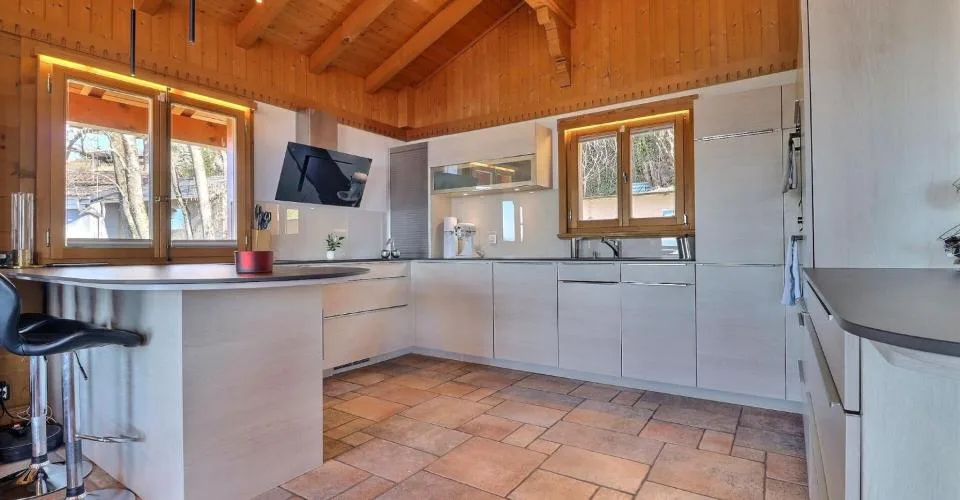 Magnifico chalet con vista sul lago e sulle montagne – foto 5 di 13