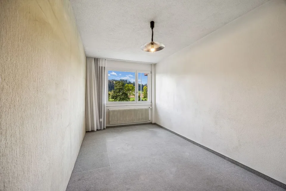 Vivre à la campagne avec vue : Maison résidentielle flexible avec espace commercial et potentiel d'extension – photo 11 sur 13